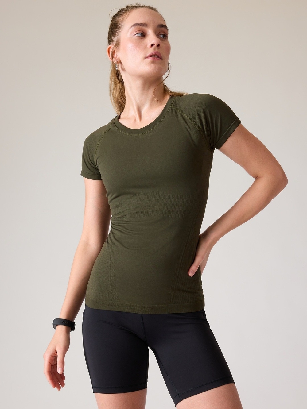 Athleta Momentum Tee Olive Green Size L